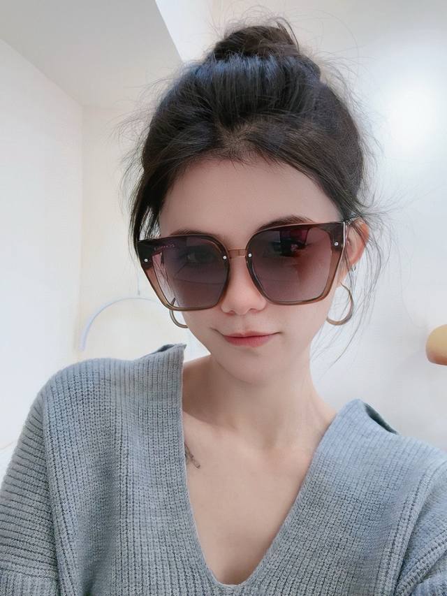 Chanel 2025 Spring New Arrival Trendy Fashion Round Frame Sunglasses High Qualit