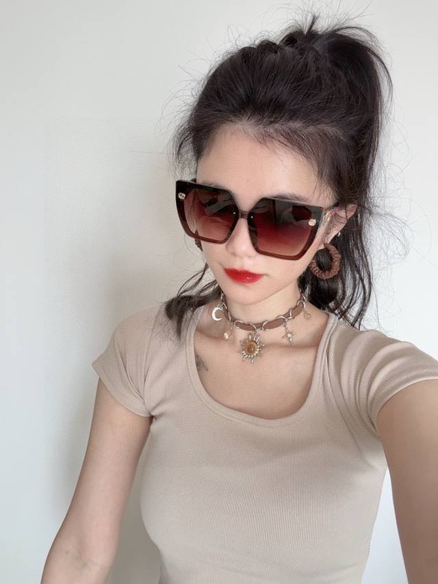 Gucci 2025 Spring New Arrival Trendy Bestseller Fashionable Square Frame Sunglas