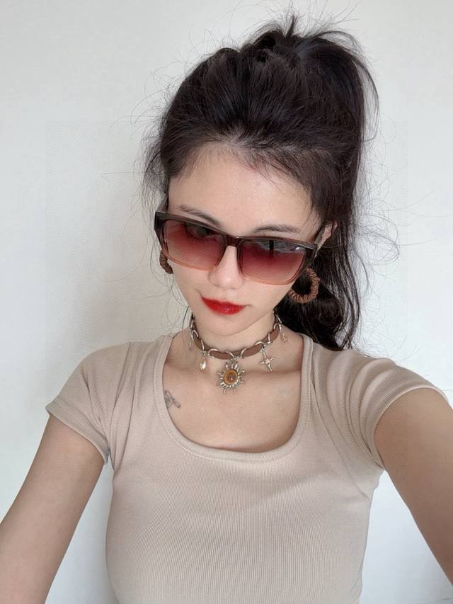 Lv 2025 New Women's Square Frame Sunglasses Driving Sunglasses New Sunglasses Fa