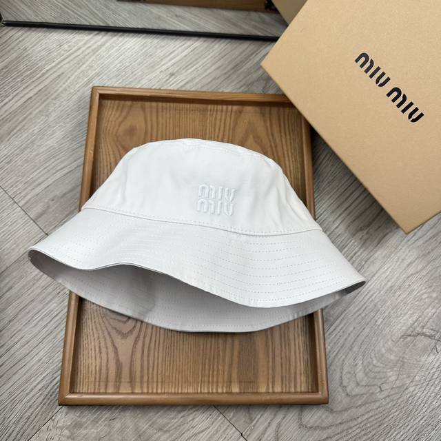 Special Price. Miumiu. 100% Cotton Embroidered Fisherman's Hat! Classic Style, D