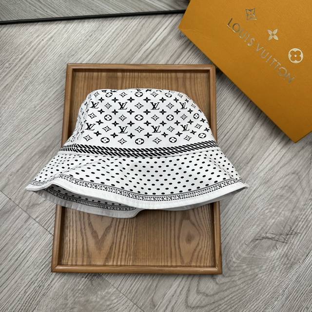 Special Price. L Brand. 100% Cotton Printed Fisherman's Hat! Classic Design, Den