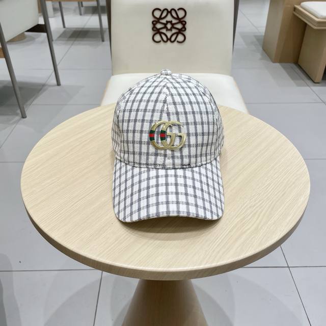 Gucci New Original Baseball Cap, Exquisite And Elegant, Very Cool And Fashionabl