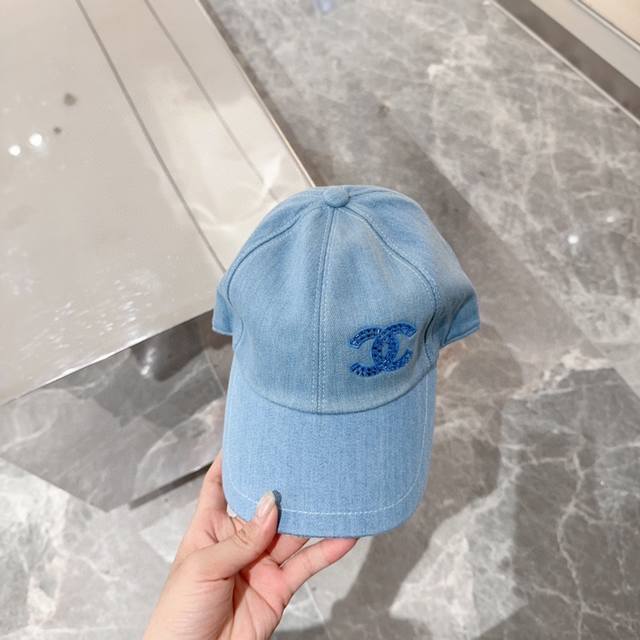 Chanel New Baseball Cap, Classic Chanel Minimalist Design, Fashionable Casual St