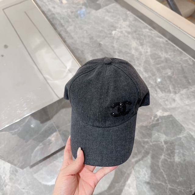 Chanel New Baseball Cap, Classic Chanel Minimalist Design, Fashionable And Casua