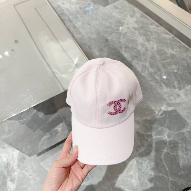 Chanel New Baseball Cap, Classic Chanel Minimalist Design, Fashionable And Casua