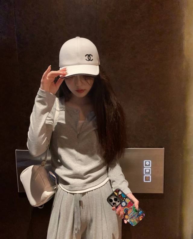 Chanel New Baseball Cap, Classic Chanel Minimalist Design, Fashionable And Casua
