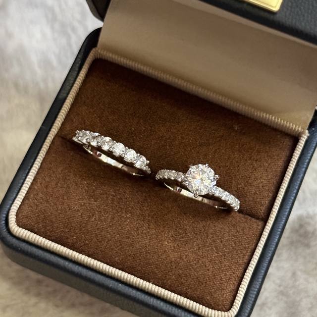 A5550 T-Brand New Arrival Diamond-Studded Six-Prong Ring Set (Two-In-One) Beauti