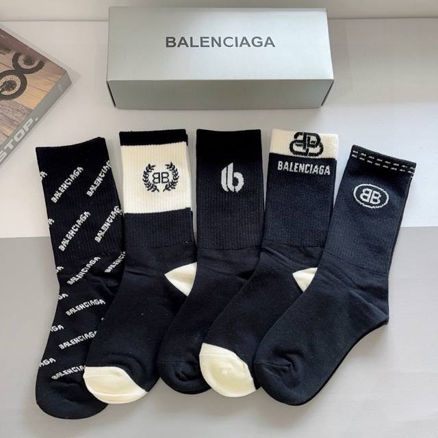 With Packaging, 5 Pairs Per Box. Balenciaga High-End Super Soft Long Socks, A Mu
