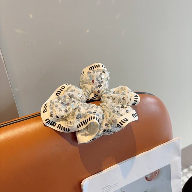 With Packaging Miu Miu Miu Miu New-Style Hairband, Featuring Delicate Beaded Ela