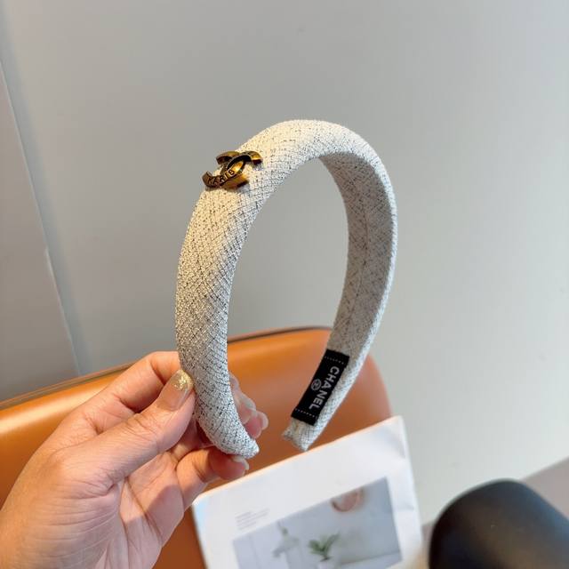 With Packaging Chanel Chanel Latest Small Chanel Hairband, New Product That Make