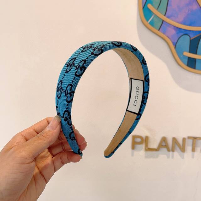 Packaging Gucci Classic New Wide Hairband, A Must-Have Accessory For Goddesses,