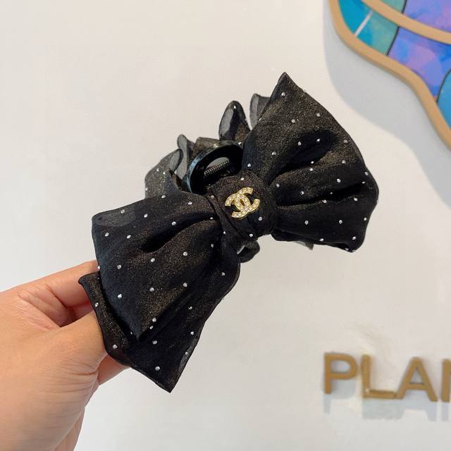 With Packaging Chanel New Vintage Leather Hair Clip With Bow, High-End Letter Si