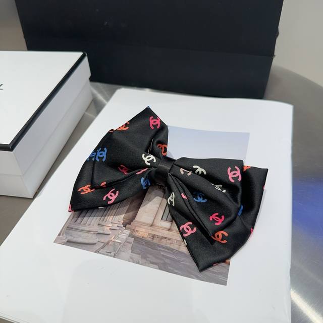 With Packaging Box Chanel Latest Small Spring Hair Clip, Super Cute! Perfect For