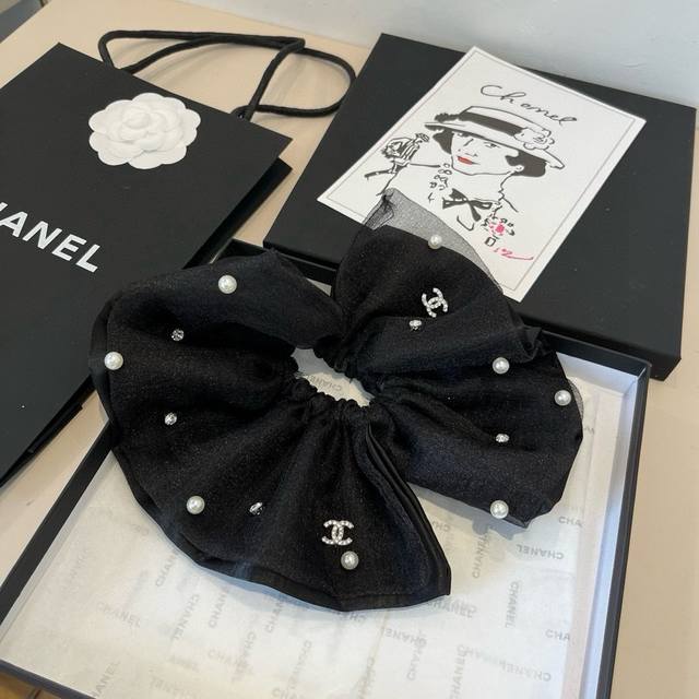 Chanel High-End Hairband With Handmade Beads