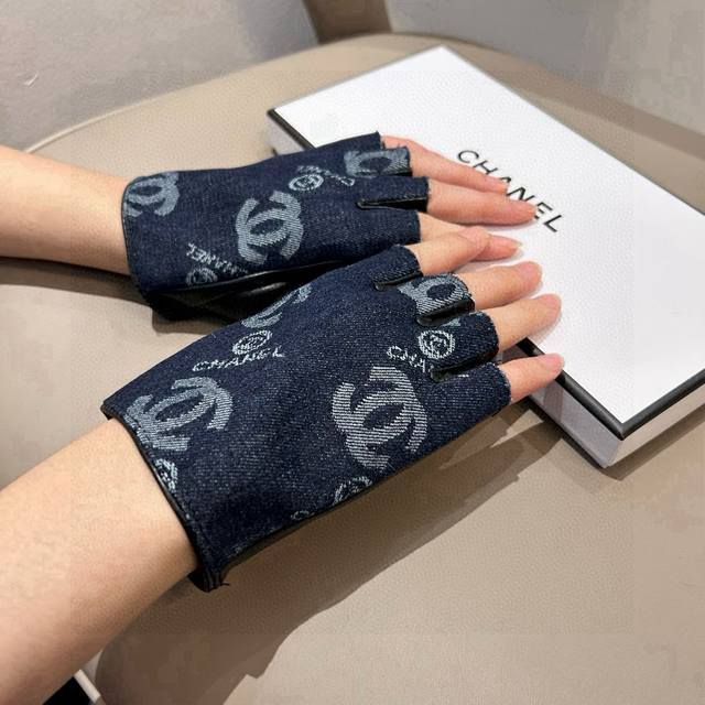 Chanel New Short Denim Gloves With Sheepskin, Fashionable Motorcycle Gloves, Aut