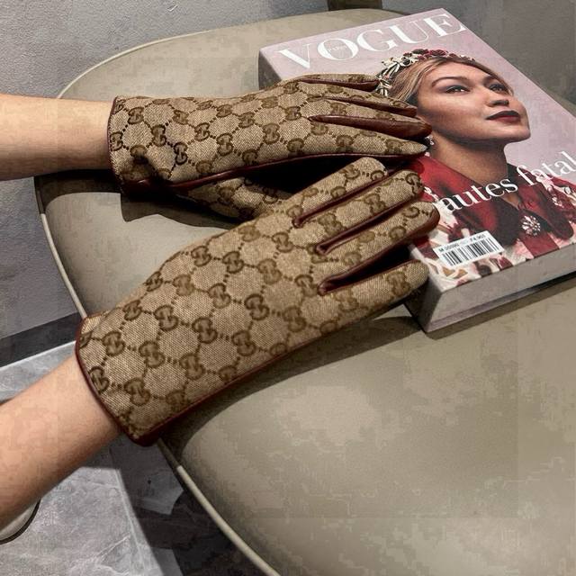 New Exclusive Touchscreen Gloves. Gucci's New High-End Sheepskin Gloves Are The