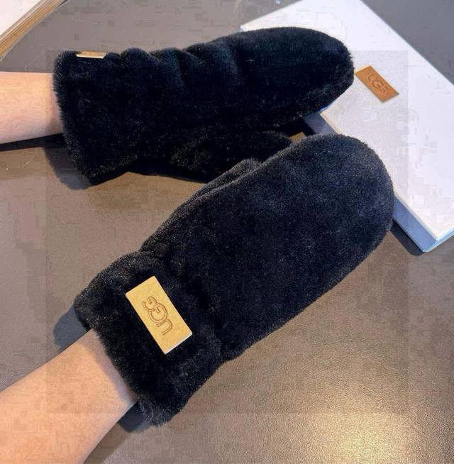 Ugg Autumn/Winter Lazy Rabbit Fur Wool Gloves Are Worth Comparing With Similar P