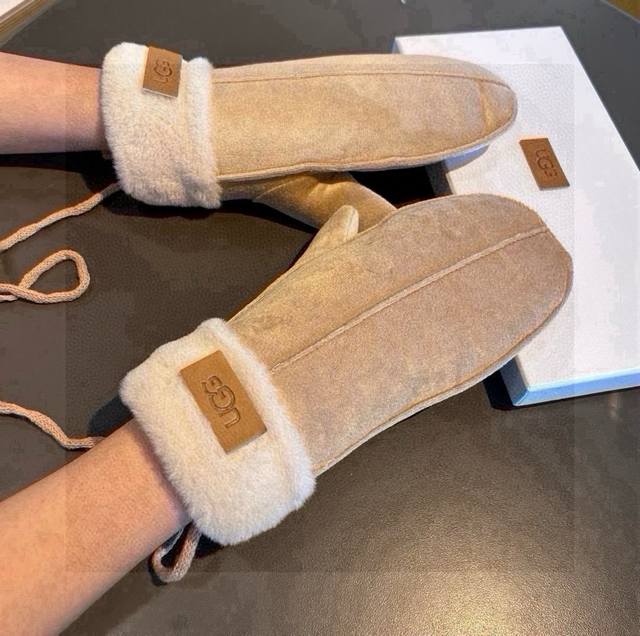 Ugg Autumn/Winter Lazy Rabbit Fur Wool Gloves Are Worth Comparing With Similar P