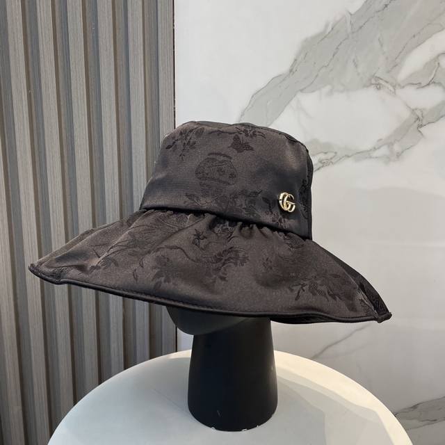 Gucci Large-Brimmed Sun-Protective Fisherman's Hat, Summer Uv-Protective Beach V