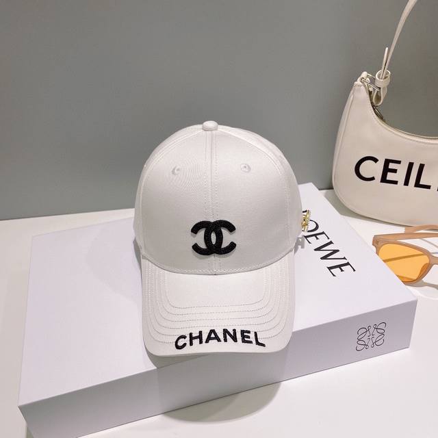 Chanel New Baseball Cap, Classic Chanel Logo, Simple And Fashionable Casual Desi