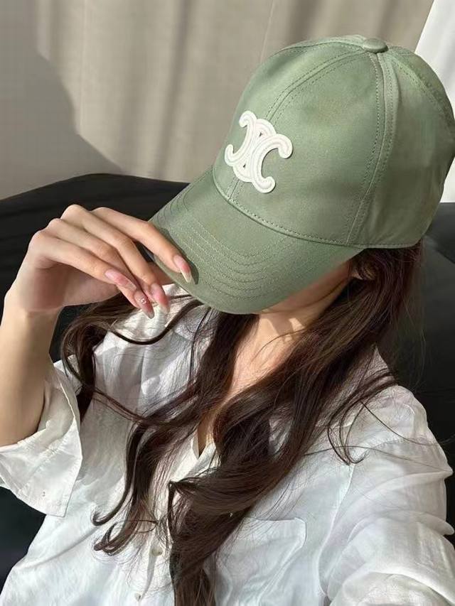Celine New Arrival Men's And Women's Baseball Caps, New Arrivals, High-End Desig