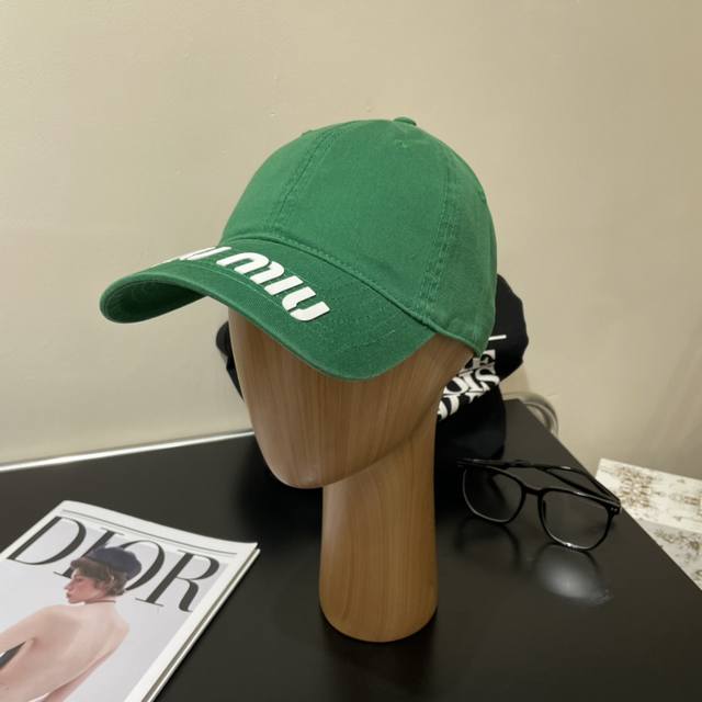 Miumiu New Solid-Color Baseball Cap In The Hottest Color Scheme Street Style At
