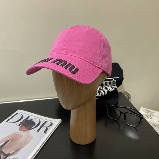 Miu Miu New Solid-Color Baseball Cap - The Hottest Color Scheme Right Now - Stre