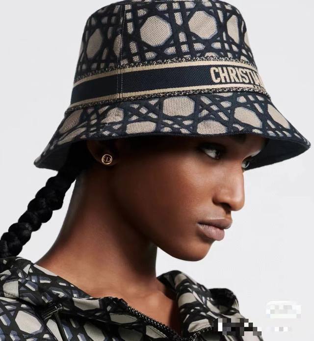 Dior New Original Fisherman's Hat, Elegant And Sophisticated, Cool And Fashionab