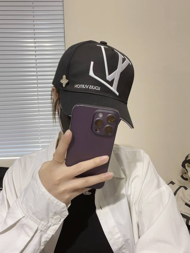 Louis Vuitton Baseball Cap, Louis Vuitton New Lv Baseball Cap, Meticulously Craf