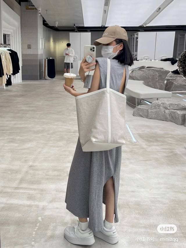 Best-Selling Celine Official Website Version. Original 1:1 Customization! Simple