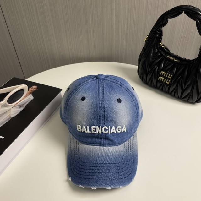 Balenciaga Paris New Washed Denim Baseball Cap, Cool Color Scheme, Suitable For