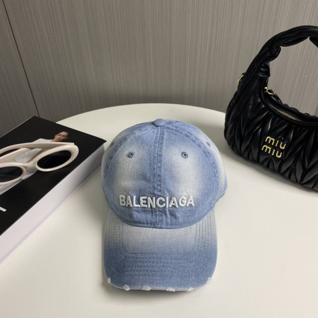 Balenciaga Paris New Washed Denim Baseball Cap, Cool Color Scheme, Suitable For