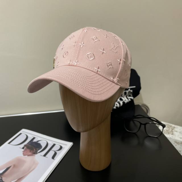 Louis Vuitton Baseball Cap, Louis Vuitton New Lv Baseball Cap, Meticulously Craf