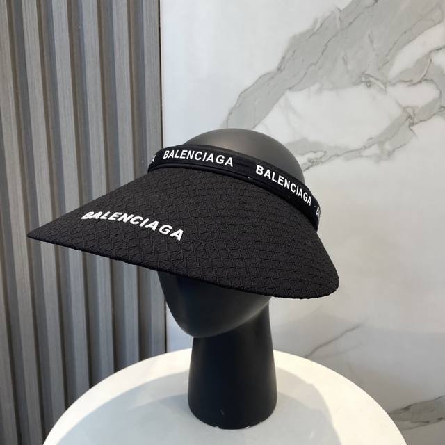 Balenciaga Paris New Hollow-Top Hat, Sun Hat, Hollow-Top Design, Fashionable Sha