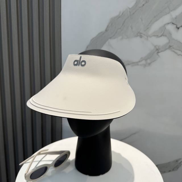 Miumiu Miu Miu ~ Summer New Arrival Seamless Duckbill Hat Summer Sun Protection