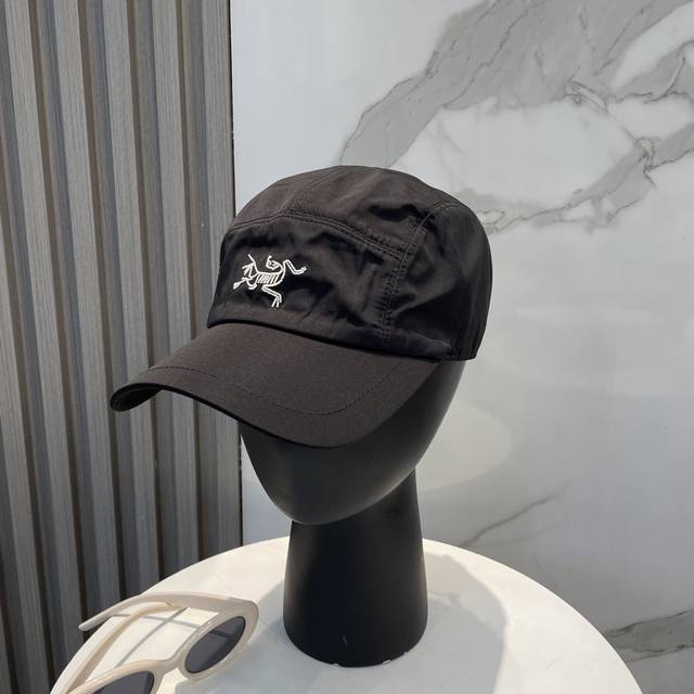Arcteryx Small Bird Hat - Original Bird Embroidered Logo Curved Brim Baseball Ca