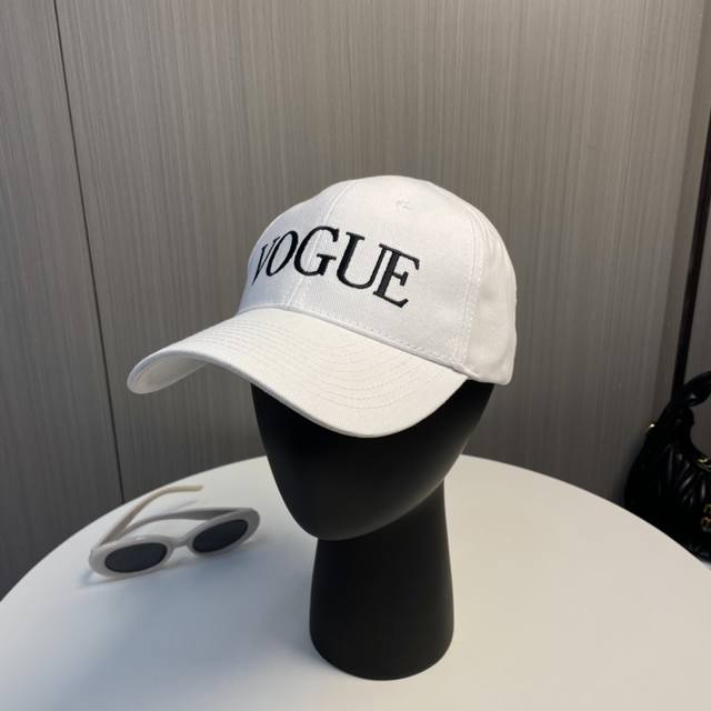 Balenciaga Paris New Embroidered Logo Baseball Cap, Cool Color Scheme, Different