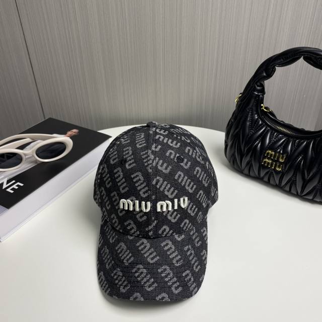 Comes With A Dust Bag. Miu Miu Spring/Summer New High-End Embroidered Baseball C