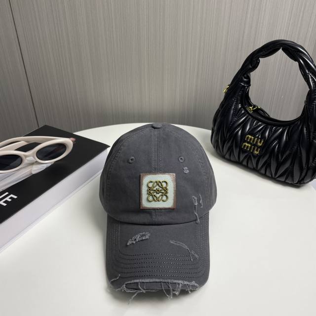 Loewe ~ New Baseball Cap, Simple Classic Logo, Exceptional Quality, Elegant Luxu