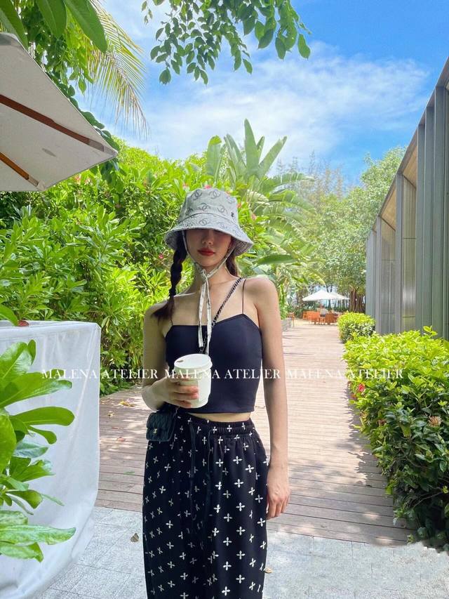 Chanel New Simple Embroidered Logo Fisherman's Hat, Newly Arrived. A High-End De