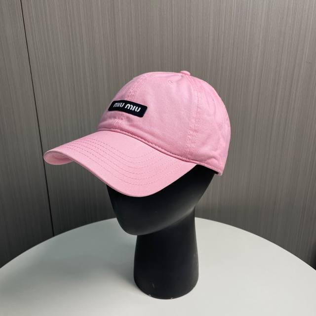 Miumiu New Solid-Color Baseball Cap In The Hottest Color Scheme Street-Style Vib