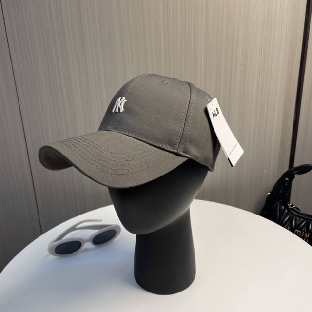 New Arrivals, Premium Quality, Authentic Details, Perfect Craftsmanship. Mlb New