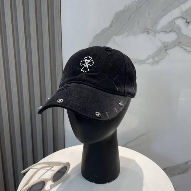 Croxin 25 New Baseball Cap, Stylish And Classic Cross Logo, Casual With A Cool V