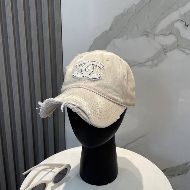 Chanel New Simple Logo Baseball Cap, New Arrival, High-End Design, Extremely Ver