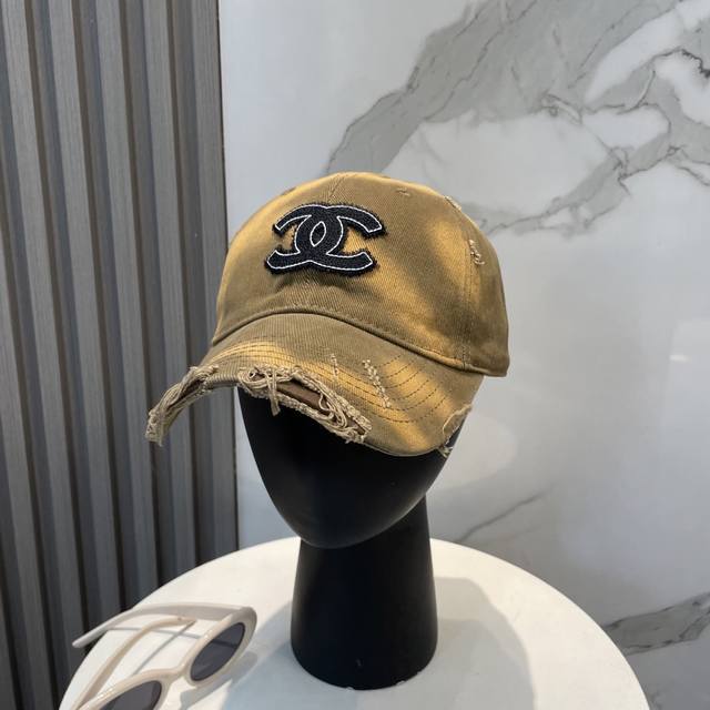 Chanel New Simple Logo Baseball Cap, New Arrival, High-End Style, Super Versatil