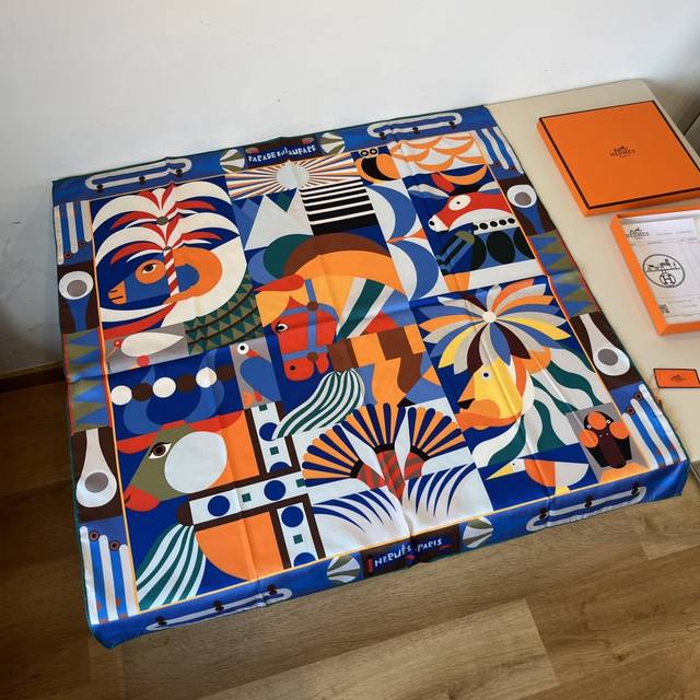Herm S Scarf Grand Parade Stunningly Beautiful, Dreamlike Design, Already A Trea