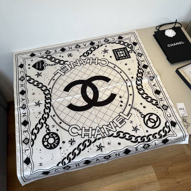 Original Chanel 90Cm Silk Square Scarf With Chain Accessories. Top-Quality Twill