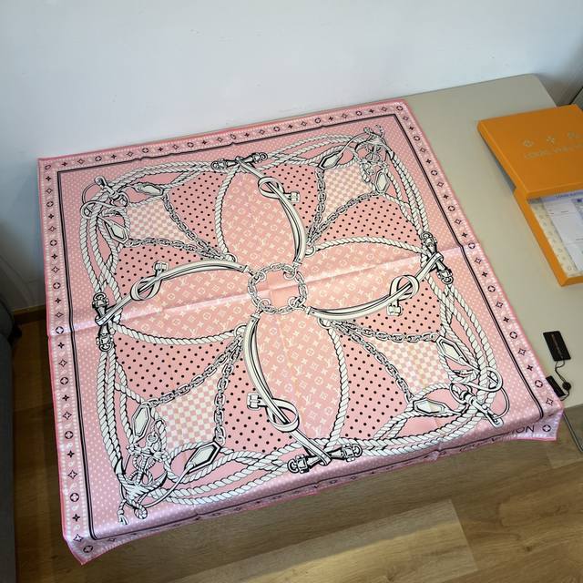 Lv New Square Scarf: A Creative And Unique Reinterpretation Of The Traditional V