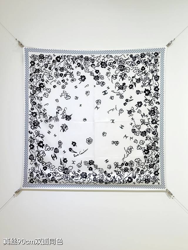 Scc2520 18-Meter Double-Sided 90X90Cm Twill Silk Chanel