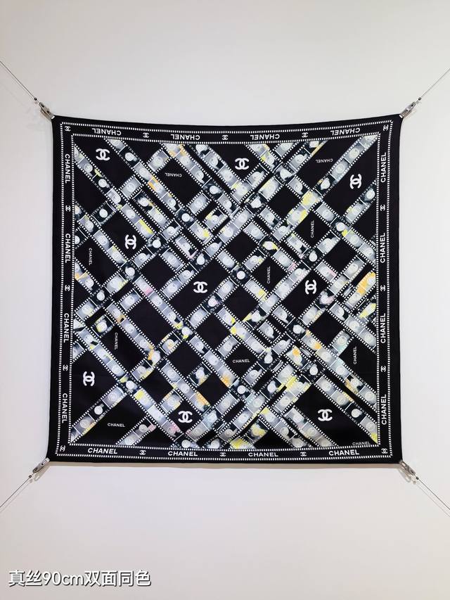 Scc2514 18-Meter Double-Sided 90X90Cm Twill Silk Chanel